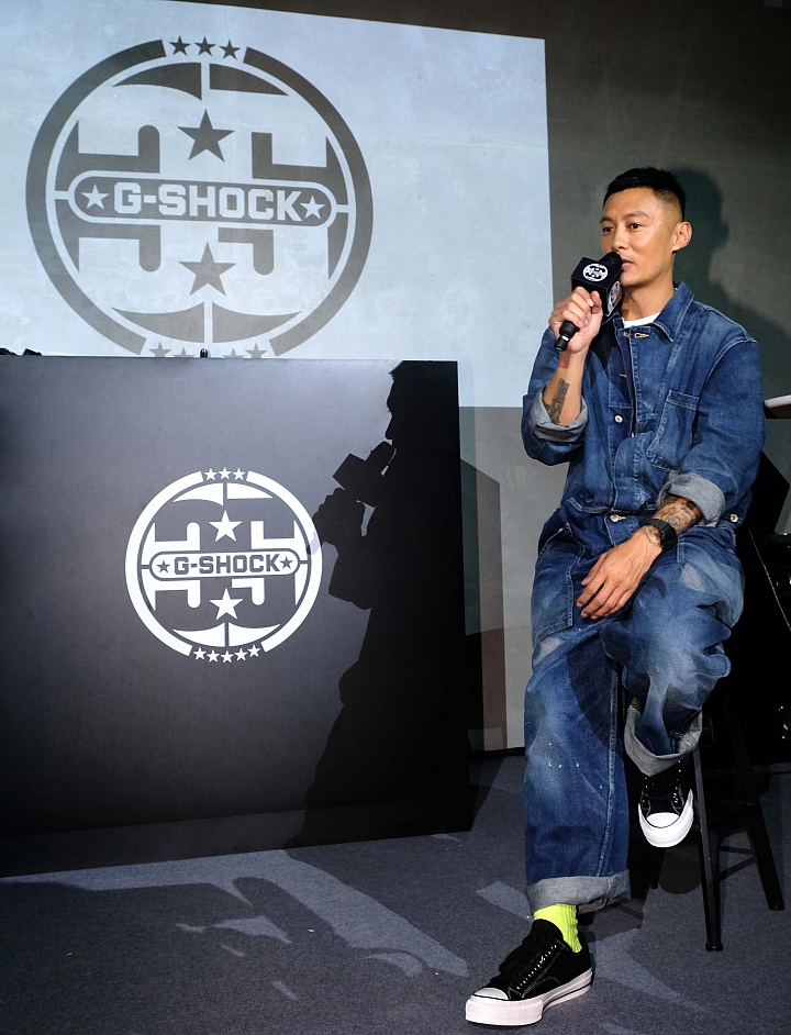 G-SHOCK x MADNESS 聯名錶 DW-5000MD-余文樂代理的潮牌「MADNESS」 G-SHOCK x MADNESS 聯名錶 DW-5000MD-余文樂代理的潮牌「MADNESS」