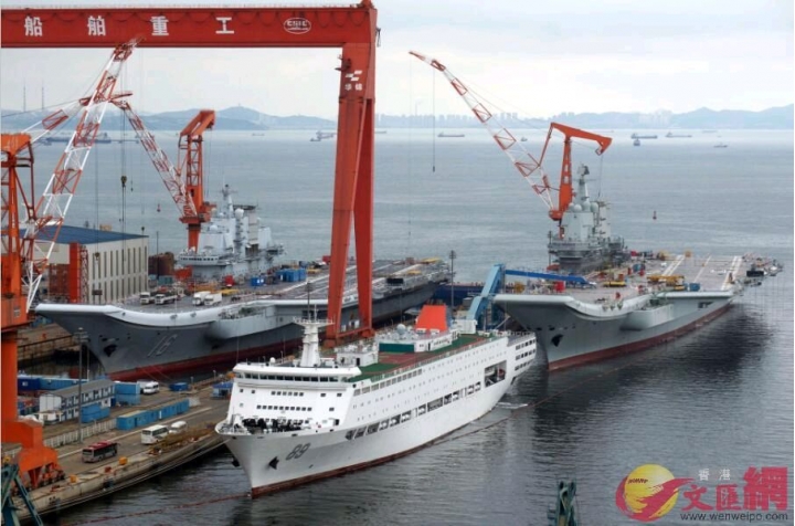 遼寧艦再返乾船塢,與新艦並列趕工