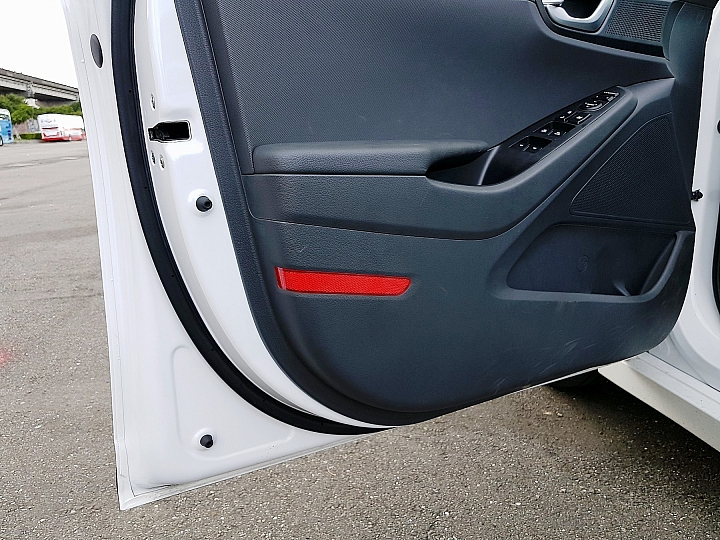 現代汽車 IONIQ Hybrid 試駕心得分享