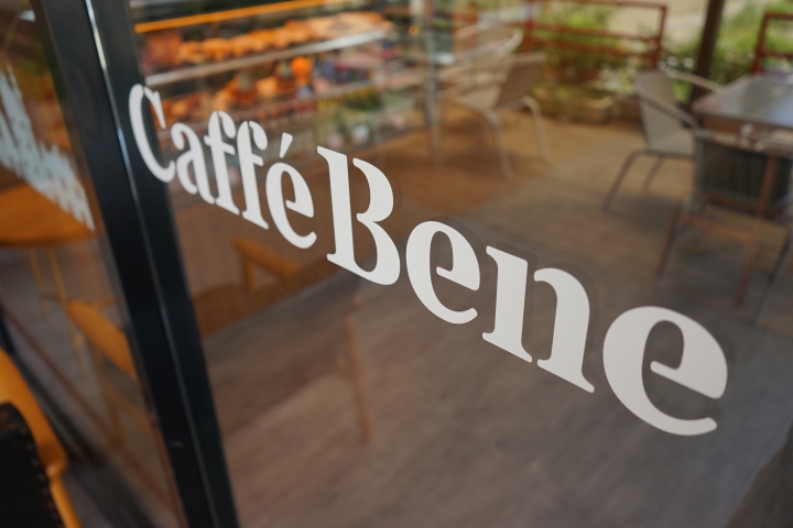 【台南咖啡館】咖啡伴 Caffe Bene|韓國市佔第一連鎖咖啡|「台南僅此一家」|現場完整複製原裝進口|風靡全球的韓式料理炫風|置身韓劇場景當個文青