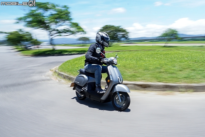 KYMCO Many 110 EV-是一台稱職的代步車順暢的加速、穩定的懸吊系統與足夠的制動系統 KYMCO Many 110 EV-是一台稱職的代步車順暢的加速、穩定的懸吊系統與足夠的制動系統
