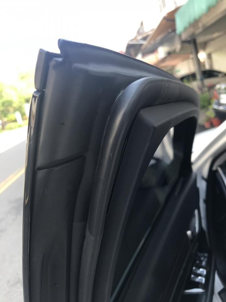 Lexus車主真的不在意門邊條凹陷嗎