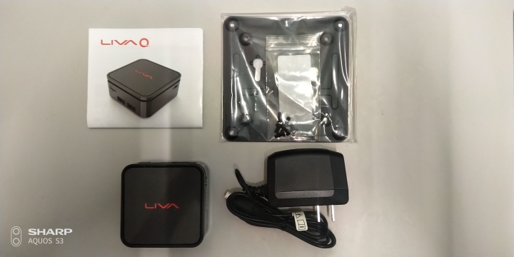 【開箱】我的 LIVA Q 生活_四好主機(好小好輕好省電好多元)