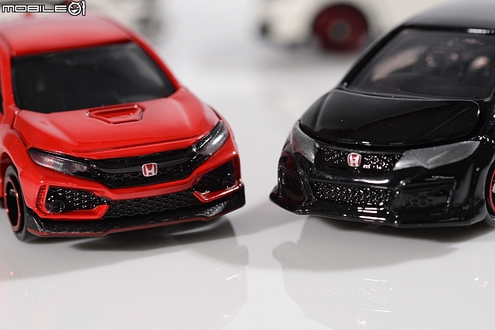 TOMICA Honda Civic Type R FK8/FK2前、後代對照 TOMICA Honda Civic Type R FK8/FK2前、後代對照