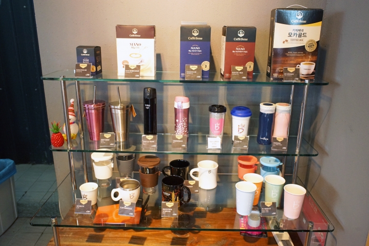 【台南咖啡館】咖啡伴 Caffe Bene|韓國市佔第一連鎖咖啡|「台南僅此一家」|現場完整複製原裝進口|風靡全球的韓式料理炫風|置身韓劇場景當個文青