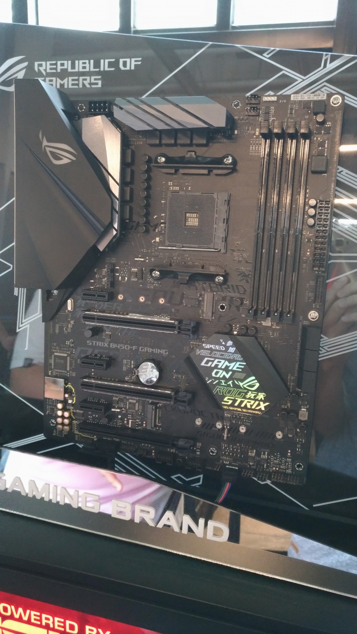 2018XF台北網聚~電腦就醬玩!電競、水冷、挖礦 多元應用體驗會心得