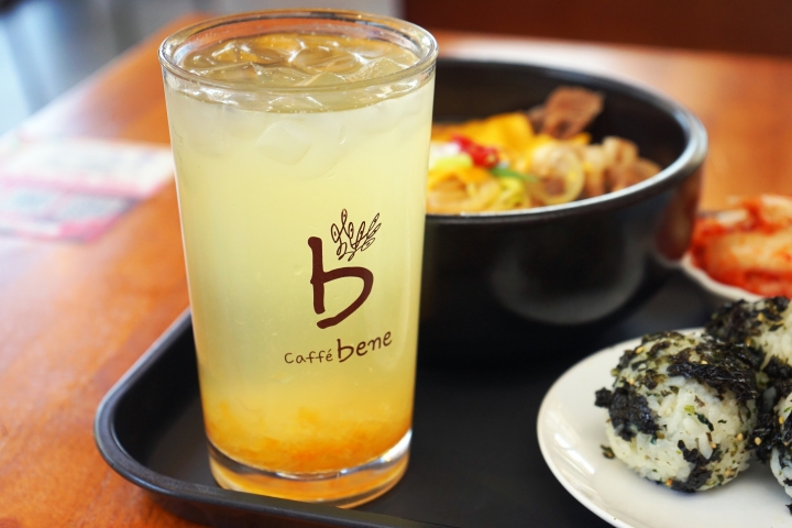 【台南咖啡館】咖啡伴 Caffe Bene|韓國市佔第一連鎖咖啡|「台南僅此一家」|現場完整複製原裝進口|風靡全球的韓式料理炫風|置身韓劇場景當個文青