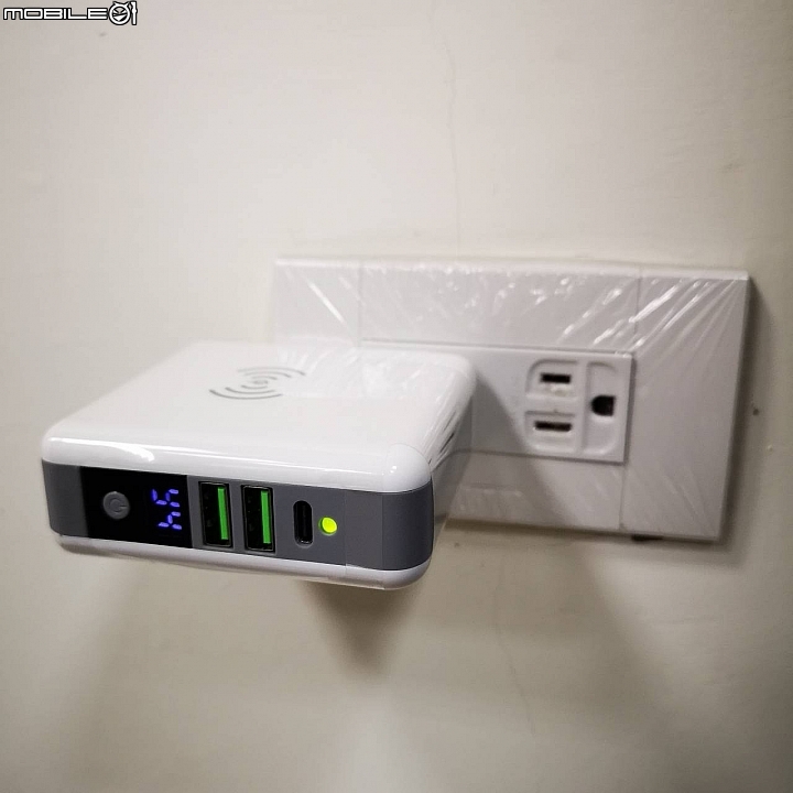 【開箱放毒分享】 手機充電超級霸 3合1 行動電源+無線充電+全球插頭