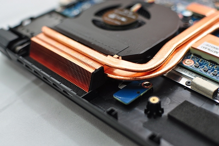 GIGABYTE Sabre 17-W8,八代新機測試報告