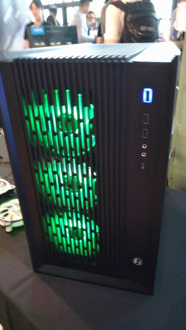 2018XF台北網聚~電腦就醬玩!電競、水冷、挖礦 多元應用體驗會心得