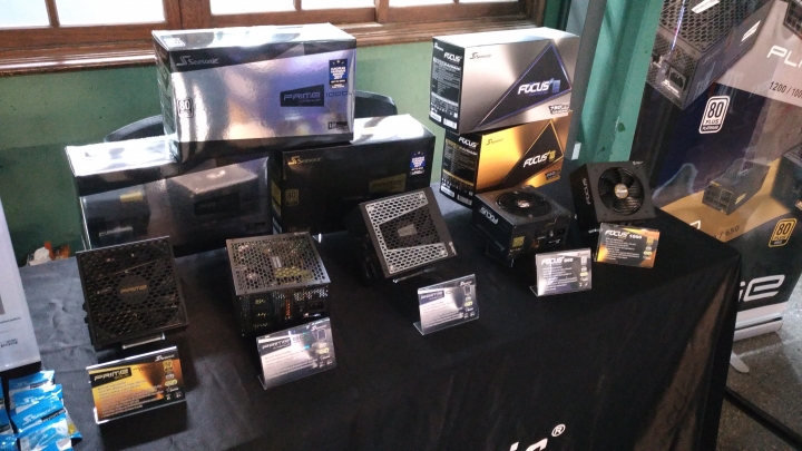 2018XF台北網聚~電腦就醬玩!電競、水冷、挖礦 多元應用體驗會心得
