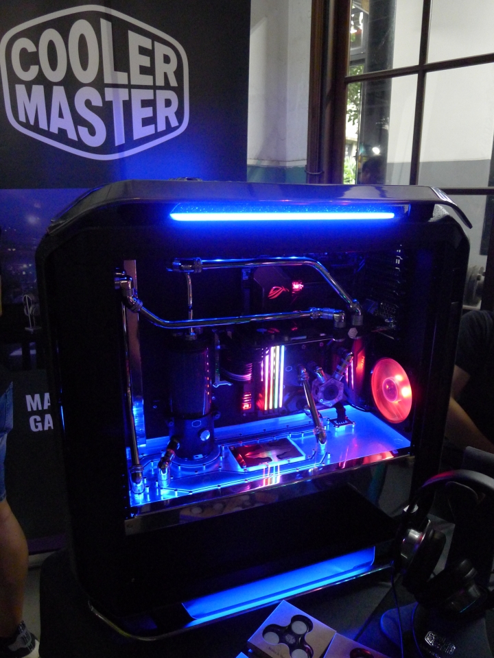 2018XF台北網聚~電腦就醬玩!電競、水冷、挖礦 多元應用體驗會心得