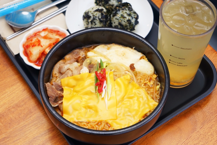 【台南咖啡館】咖啡伴 Caffe Bene|韓國市佔第一連鎖咖啡|「台南僅此一家」|現場完整複製原裝進口|風靡全球的韓式料理炫風|置身韓劇場景當個文青