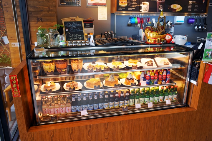 【台南咖啡館】咖啡伴 Caffe Bene|韓國市佔第一連鎖咖啡|「台南僅此一家」|現場完整複製原裝進口|風靡全球的韓式料理炫風|置身韓劇場景當個文青