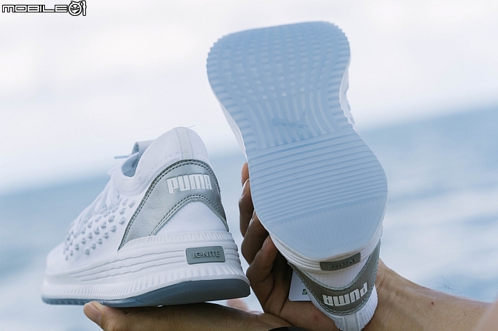 PUMA AVID FUSEFIT淡藍色的果凍膠大底是AVID FUSEFIT視覺上的設定亮點 PUMA AVID FUSEFIT淡藍色的果凍膠大底是AVID FUSEFIT視覺上的設定亮點