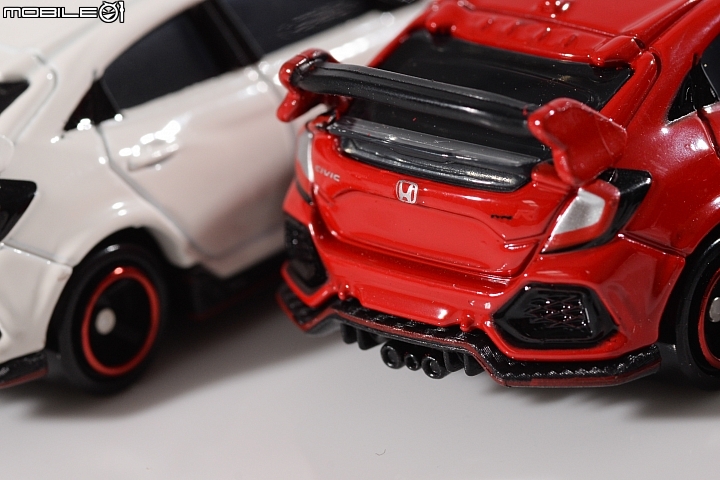 TOMICA Honda Civic Type R FK8/FK2前、後代對照 TOMICA Honda Civic Type R FK8/FK2前、後代對照