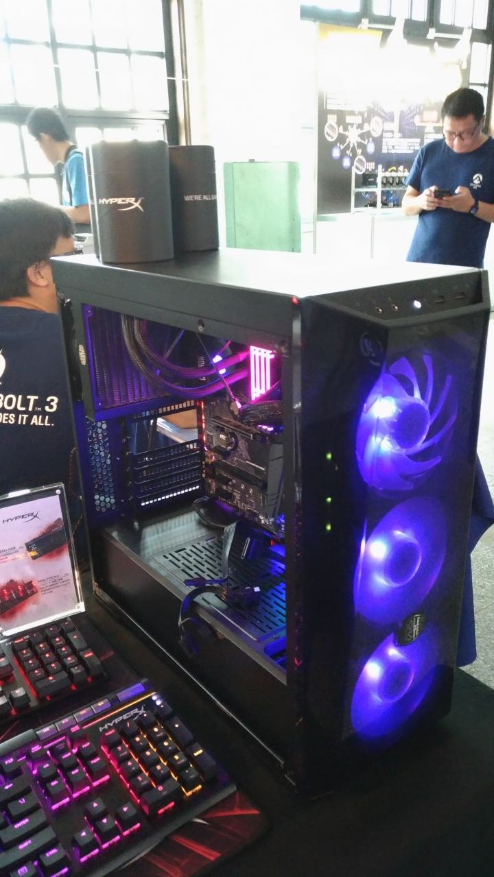 2018XF台北網聚~電腦就醬玩!電競、水冷、挖礦 多元應用體驗會心得