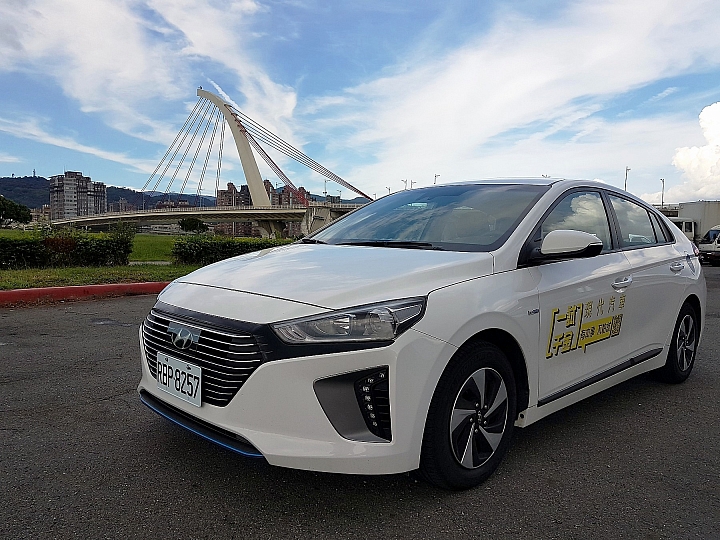 現代汽車 IONIQ Hybrid 試駕心得分享