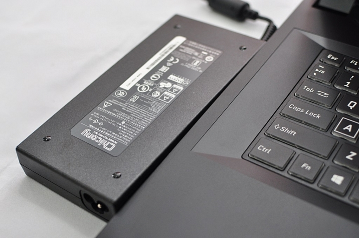 GIGABYTE Sabre 17-W8,八代新機測試報告