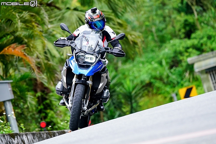 2018 BMW Motorrad R1200GS Rallye 動力表現低轉扭力十足 2018 BMW Motorrad R1200GS Rallye 動力表現低轉扭力十足