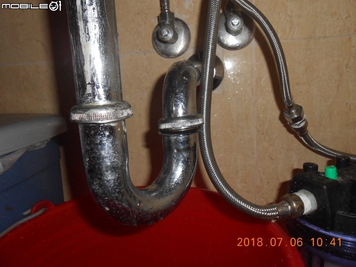 按壓式落水頭更換之排水管更換