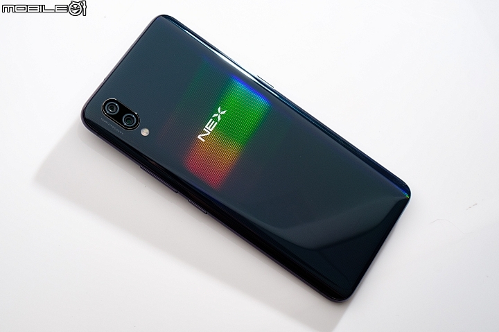 vivo NEX 機背受光的地方的彩色更多 vivo NEX 機背受光的地方的彩色更多