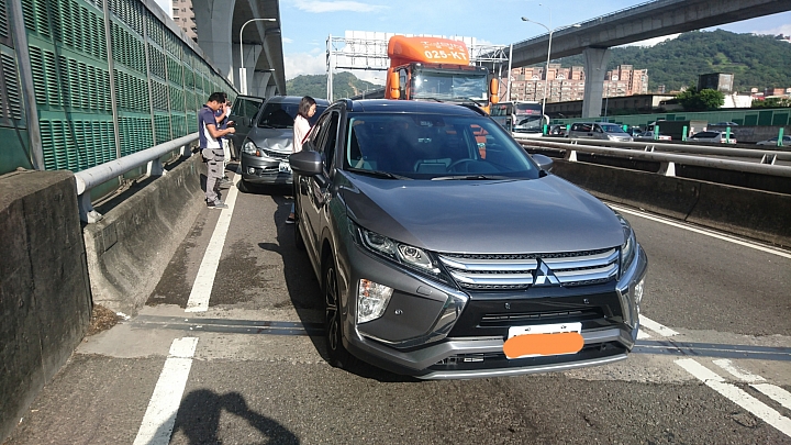 交車一次不過癮 你可以交車三次......EC交車文...Orz