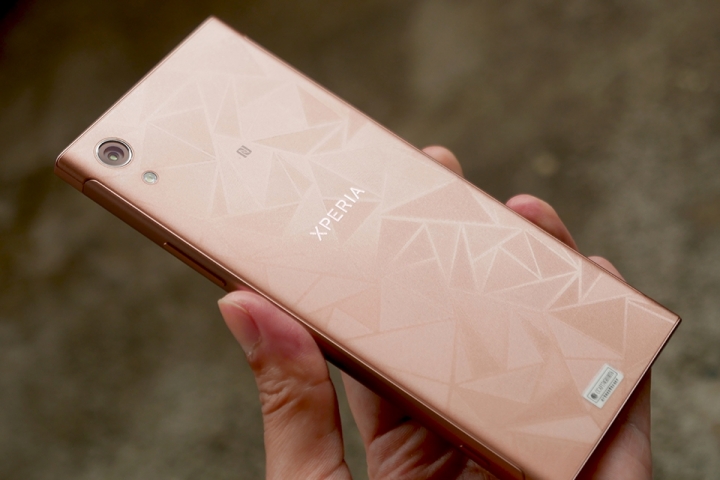 XZ2P不專業的簡易開箱文和手機配件(文長圖多)