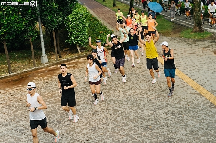 Run with Morris! 體驗Nike Zoom Pegasus Turbo帶來的全新感受。