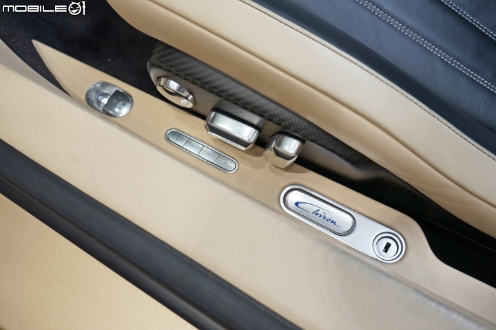 Bugatti Chiron 電子式手煞車、座椅記憶以及「傳說中」的第二把鑰匙開關 Bugatti Chiron 電子式手煞車、座椅記憶以及「傳說中」的第二把鑰匙開關