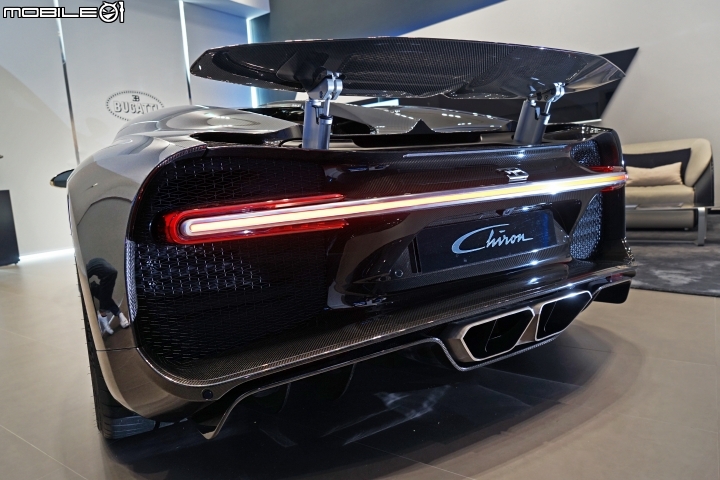 Bugatti Chiron 尾翼昇起狀態 Bugatti Chiron 尾翼昇起狀態