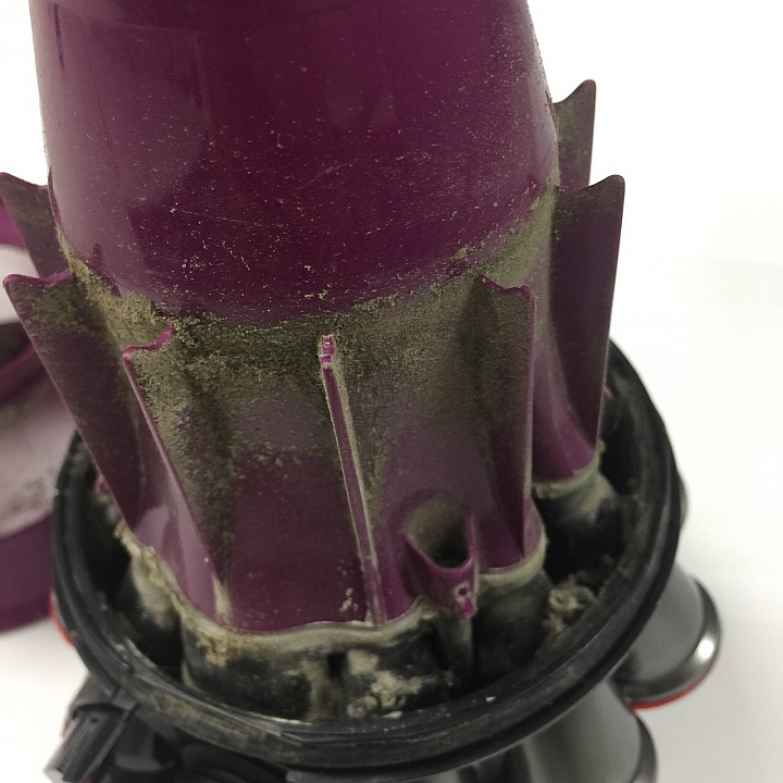 不清潔不敢拿來吸床墊的Dyson V6