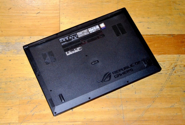 行動電競的利器 ASUS ROG GU501GM 筆記型電腦 開箱測試分享