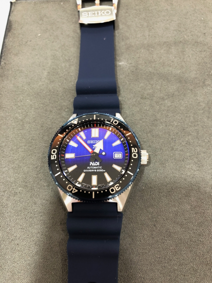 開箱 SEIKO 精工 Prospex PADI 潛水機械錶 SPB071J1