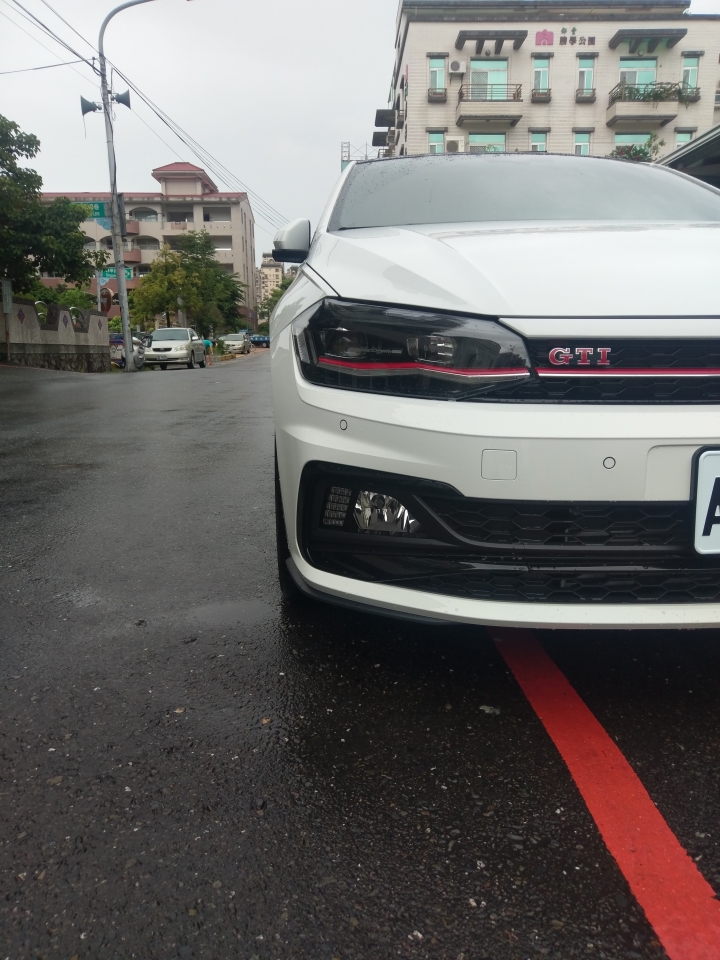 VW polo GTI 開車也能看第四台 google map 還有測速 ~~~必開的影音