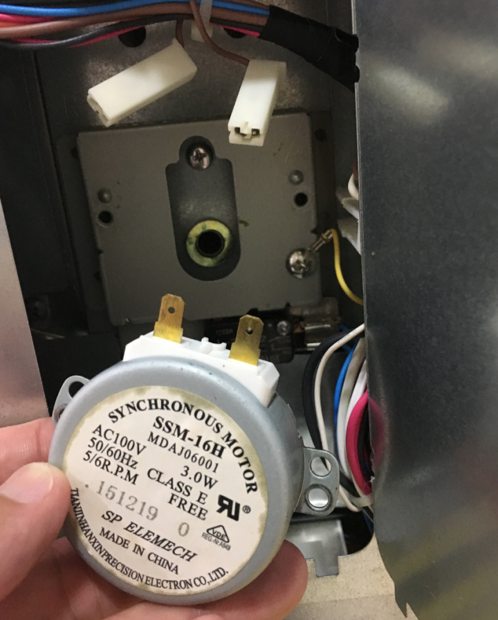 日立水波爐 MRO-RS8 微波時快爆炸的怪聲