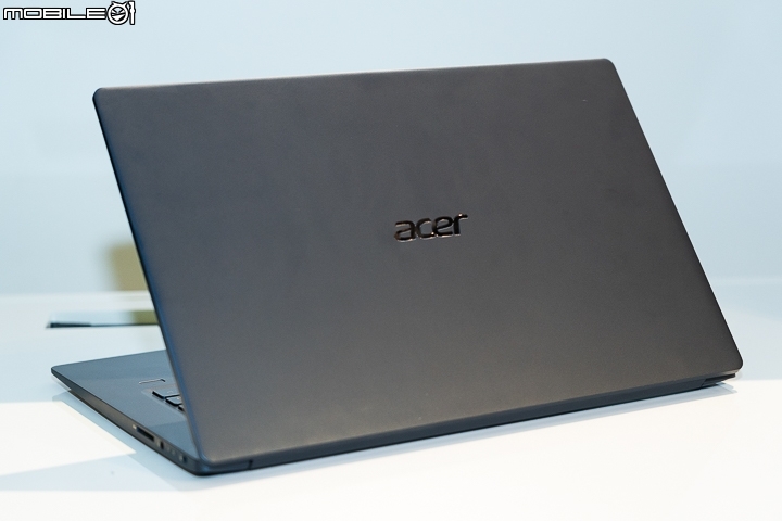 Acer Swift 5-15.6與14吋輕薄筆電預計在今年 11 月在台灣上市,目前台灣僅提供 15.6 吋機種 Acer Swift 5-15.6與14吋輕薄筆電預計在今年 11 月在台灣上市,目前台灣僅提供 15.6 吋機種