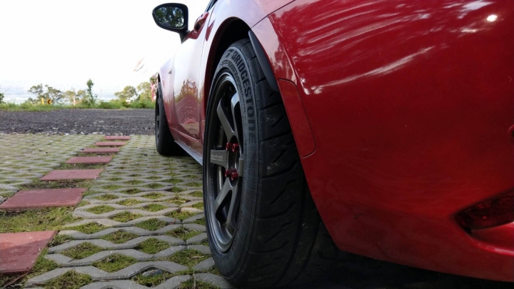 MX-5山道對比測試性能熱熔胎Bridgestone RE71R vs Dunlop Z3