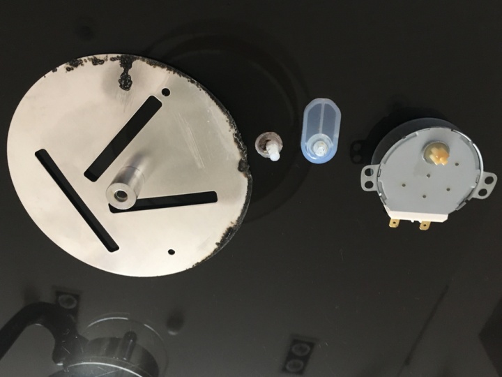日立水波爐 MRO-RS8 微波時快爆炸的怪聲