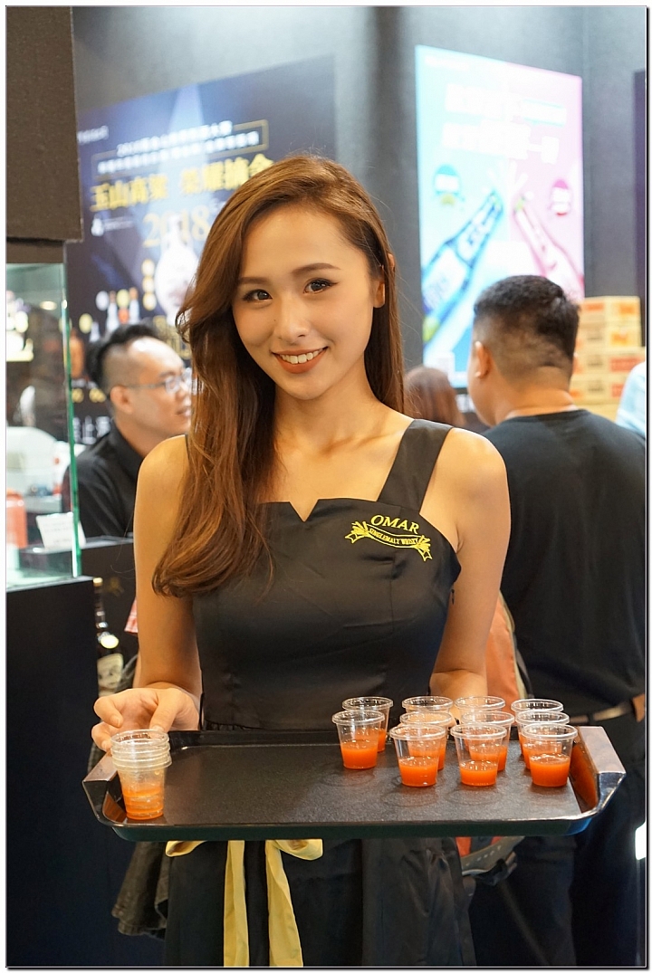 【2018台北精緻酒展 】醉後報導...拍拍Show Girl 還是一定要的阿!!