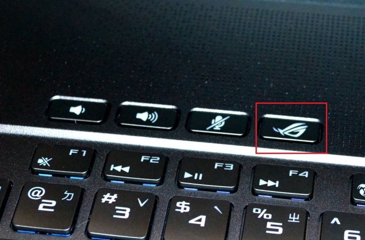 行動電競的利器 ASUS ROG GU501GM 筆記型電腦 開箱測試分享