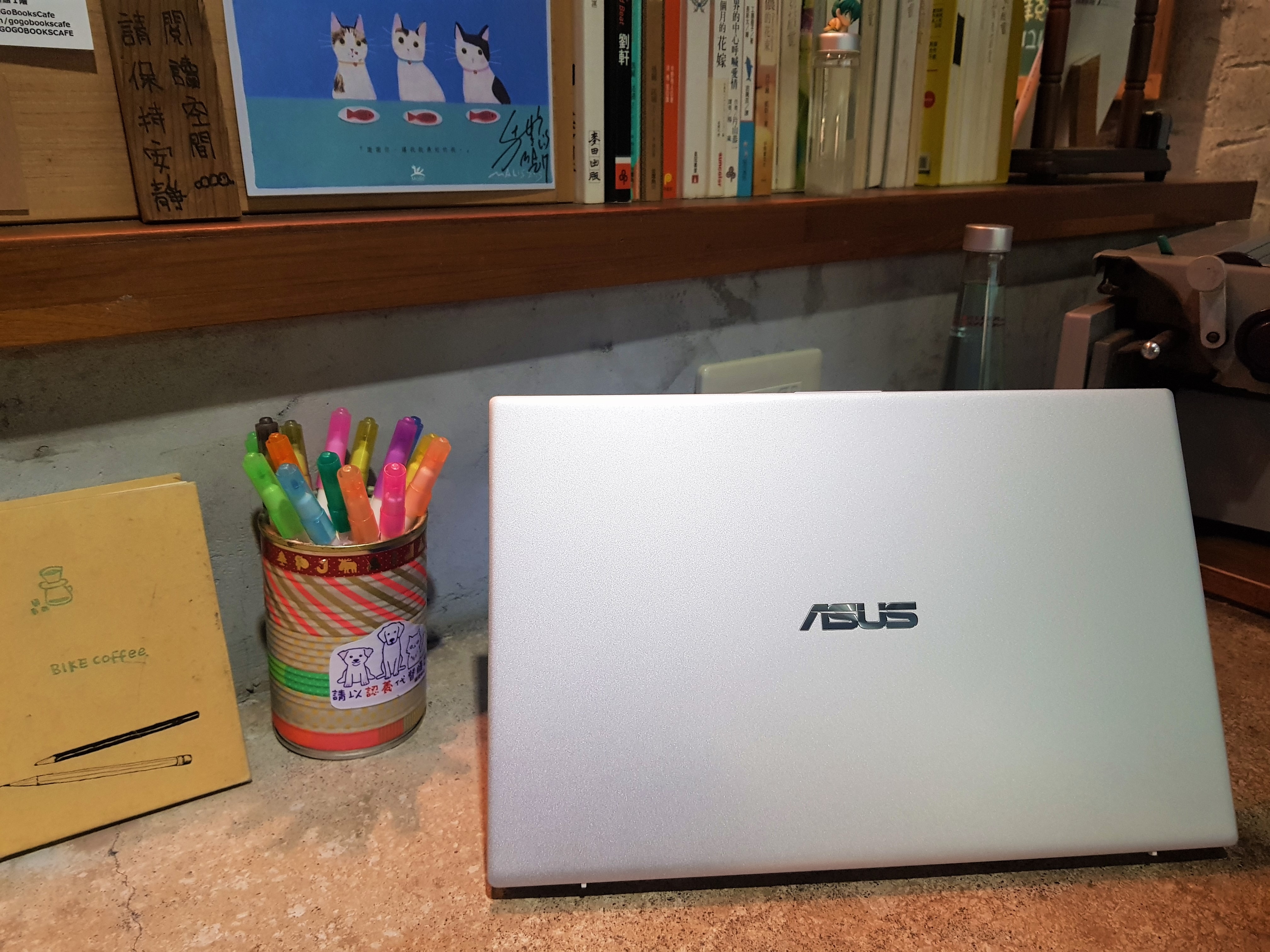 【小宅開箱】【閒聊】ASUS VivoBook S13 S330UN 雙 V 隨我玩勝大視界