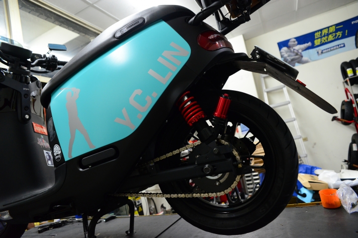 我的 gogoro S2 變裝日誌:烤漆、包膜、水轉印?大亂鬥!