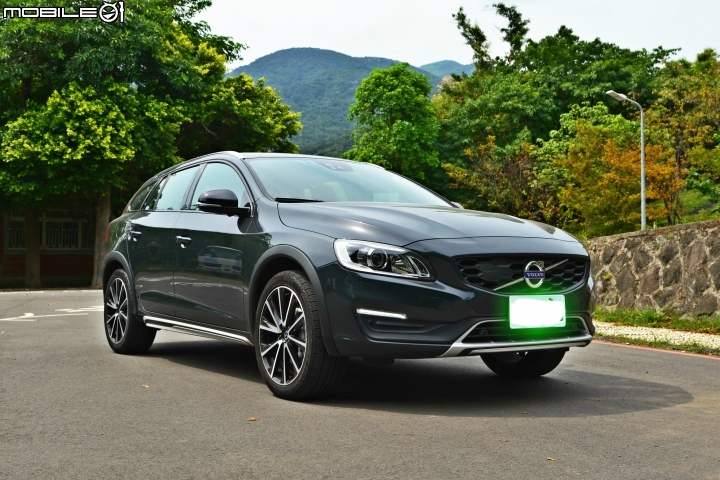 【AJ今天不開箱】來聊聊VOLVO給我的感覺吧-V60 CC