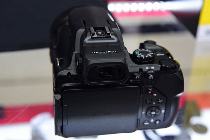 Nikon P1000蓋大樓