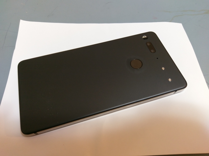 遲來的Essential PH-1