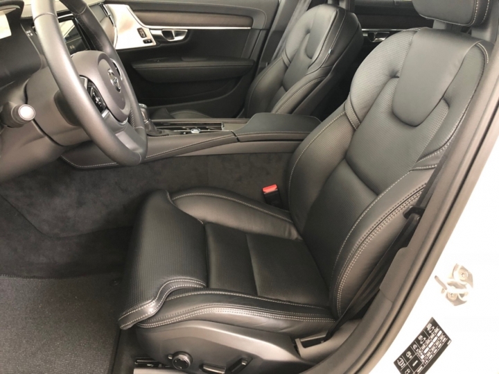 XC90 T5R試乘 跑車座椅或是通風座椅 煩請給建議
