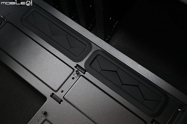 質感美型 Fractal Design R6 Black TG 靜音機殼王者開箱