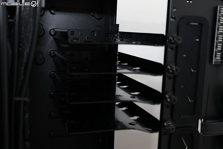 質感美型 Fractal Design R6 Black TG 靜音機殼王者開箱
