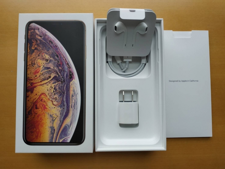 iPhone XS MAX 金色開箱